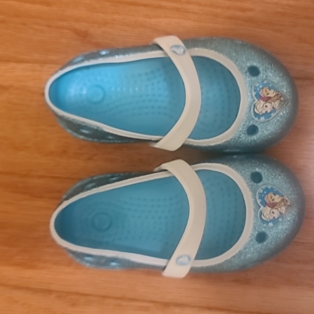 GLITTER BLUE FROZEN CROCS in size C6